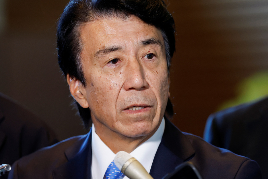 斎藤健経済産業相は２日の閣議後会見で、型式不正によりトヨタ自動車などが一部生産を停止していることによるサプライヤーへの影響は「代替生産もあり限定的だということを確認した」と述べ、資金繰り支援などの必要性はないとした。写真は２０２３年１２月、東京で撮影（２０２４年　ロイター/Issei Kato）