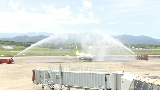 ジンエアー就航記念セレモニー　高松空港