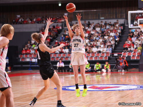 この2連戦は3P成功率20％（5/25本）だったキャプテンの林咲希［写真］＝伊藤大允