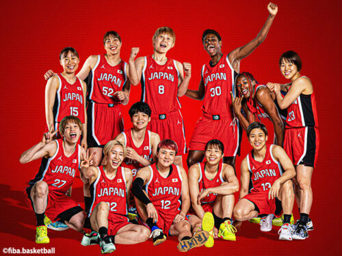 女子日本代表をOG2人が紹介 [写真]＝fiba.basketball