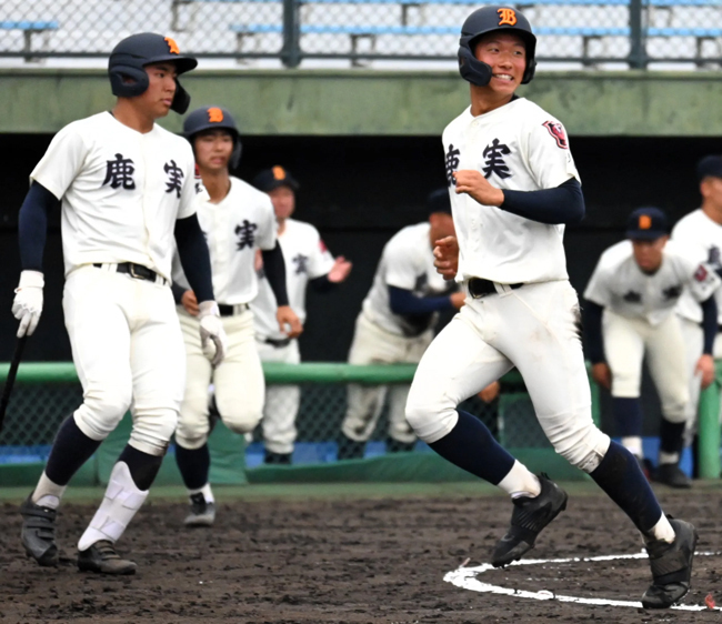 鹿児島実ナイン　※写真は過去の取材より