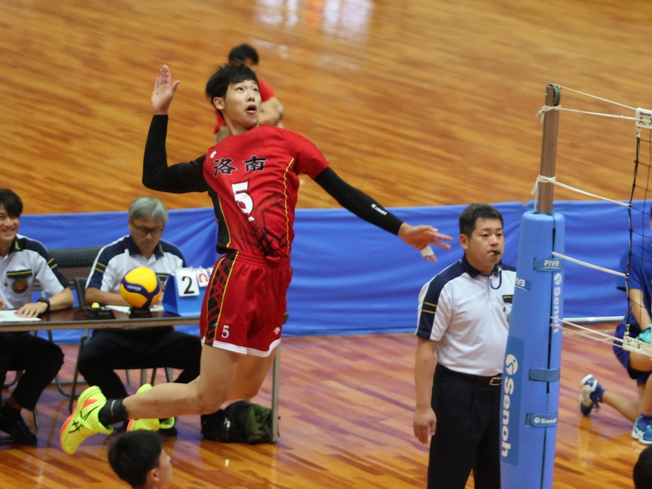 中上烈（洛南高）【写真：月刊バレーボール】