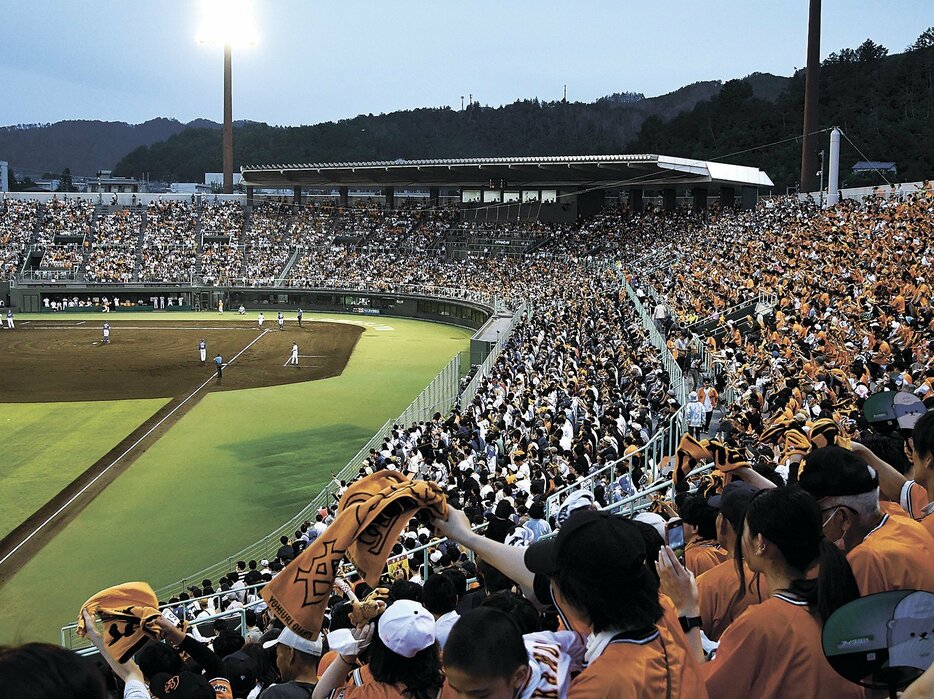 7年ぶりの巨人─中日戦に大勢のファンが沸いた