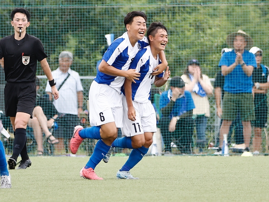 (写真協力=『高校サッカー年鑑』)(HIGH SCHOOL SOCCER YEARBOOK)