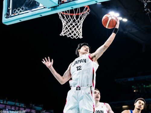 フランス戦で約41分プレーした渡邊[写真]=fiba.basketball