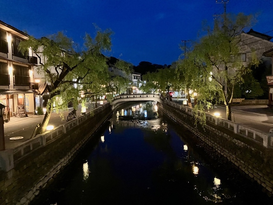 城崎温泉の夜、老舗の美味しい店もたくさんあるのではないかと期待していたのだが...