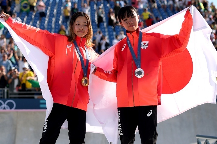 14歳の吉沢（左）と15歳の赤間（右）がワンツーを飾った。(C)Getty Images