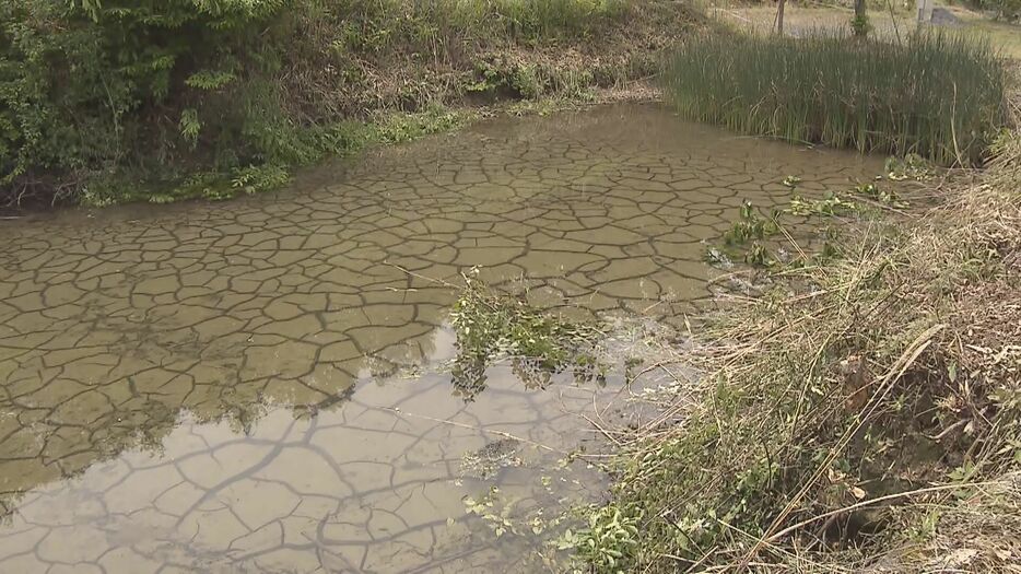 水位が低下したため池 岐阜県瑞浪市