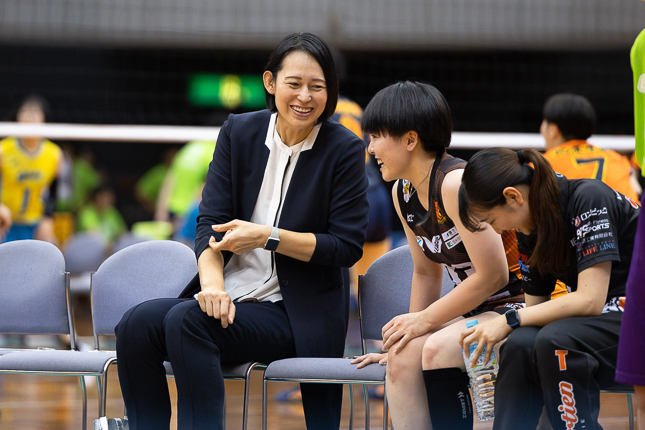 中部日本6人制総合バレーボール男女選手権大会では部長資格で急遽ベンチ入りした大山加奈さん