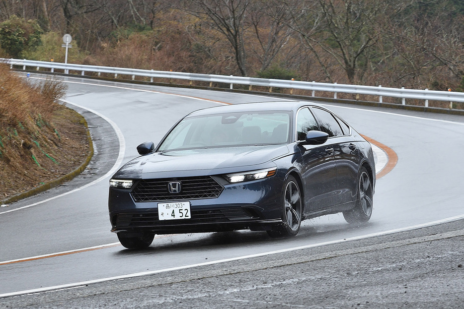 ホンダ・アコードは、シビックのひとクラス上のモデルとして日本でも長らく親しまれている。