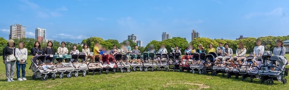 2022年5月に舞鶴公園で開いたイベントの記念写真（提供：tatamama）