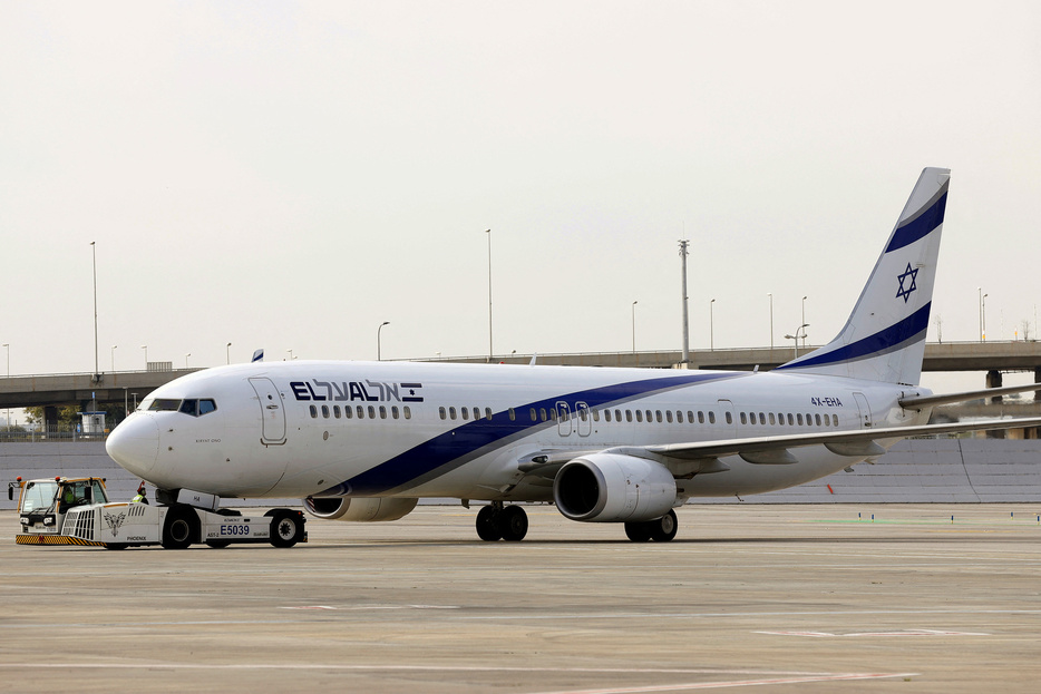 イスラエル国営航空会社、エルアル・イスラエル航空のボーイング「737」機（2022年2月20日撮影、資料写真）。【翻訳編集】 AFPBB News