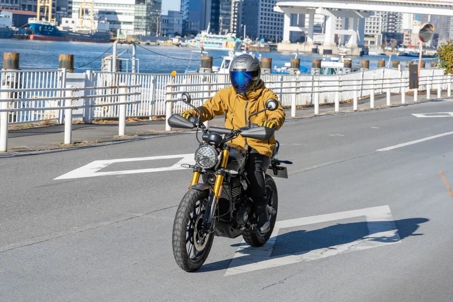 穏やかなハンドリングと高い走破性で旅を快適にサポートしてくれる「SCRAMBLER 400 X」