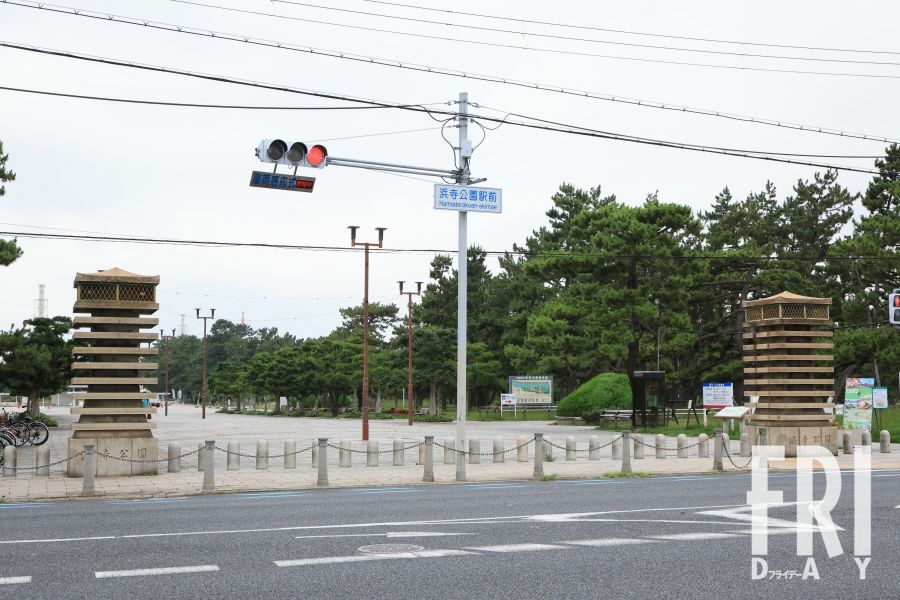 能塚容疑者がニセ警察手帳を使い「職務質問」を行った堺市の浜寺公園。能塚容疑者の自宅から車で15分ほどに位置する