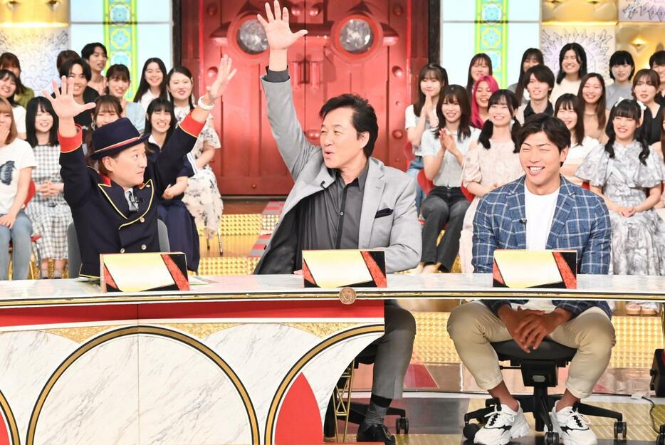 バラエティー番組「中居正広の金スマスペシャル」に出演する（左から）中居正広さん、川合俊一さん、清水邦広選手（C）TBS