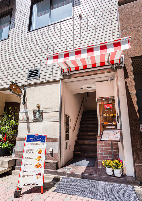 銀座スイス本店の外観。