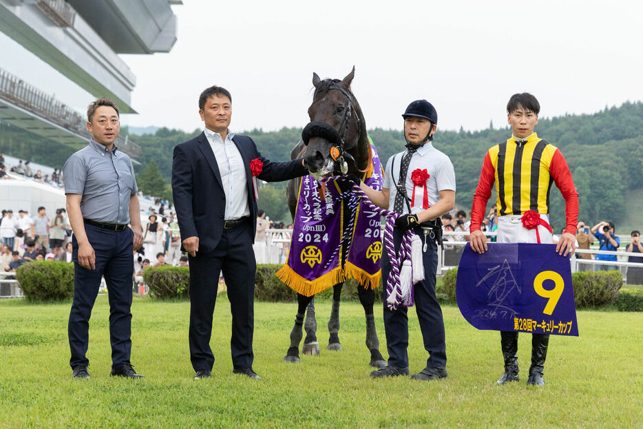 マーキュリーカップ 口取り (C)岩手県競馬組合