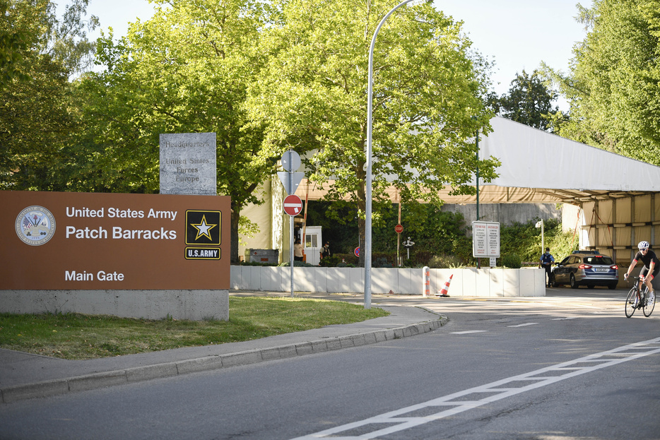 独南部シュツットガルトのパッチ駐屯地にある米欧州軍司令部の入り口（2020年7月29日撮影）。【翻訳編集】 AFPBB News