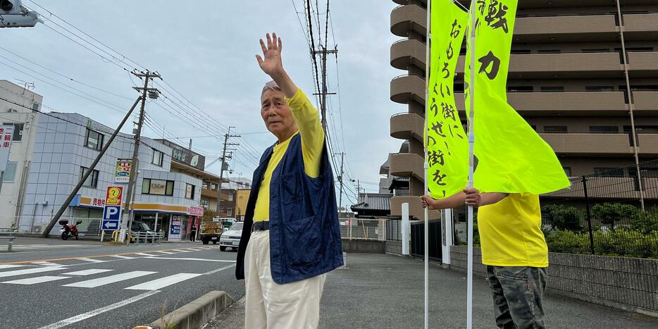 辻立ち。和歌山市内の様々な場所で週に6日行っている（筆者撮影）