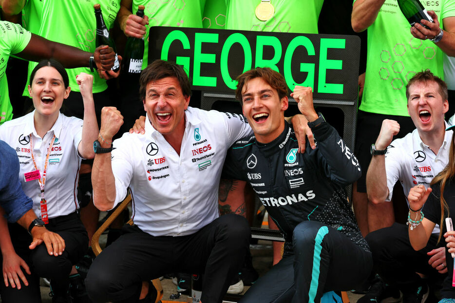 トト・ウォルフ（メルセデスF1代表）と優勝したジョージ・ラッセル（メルセデス）　2024年F1第11戦オーストリアGP