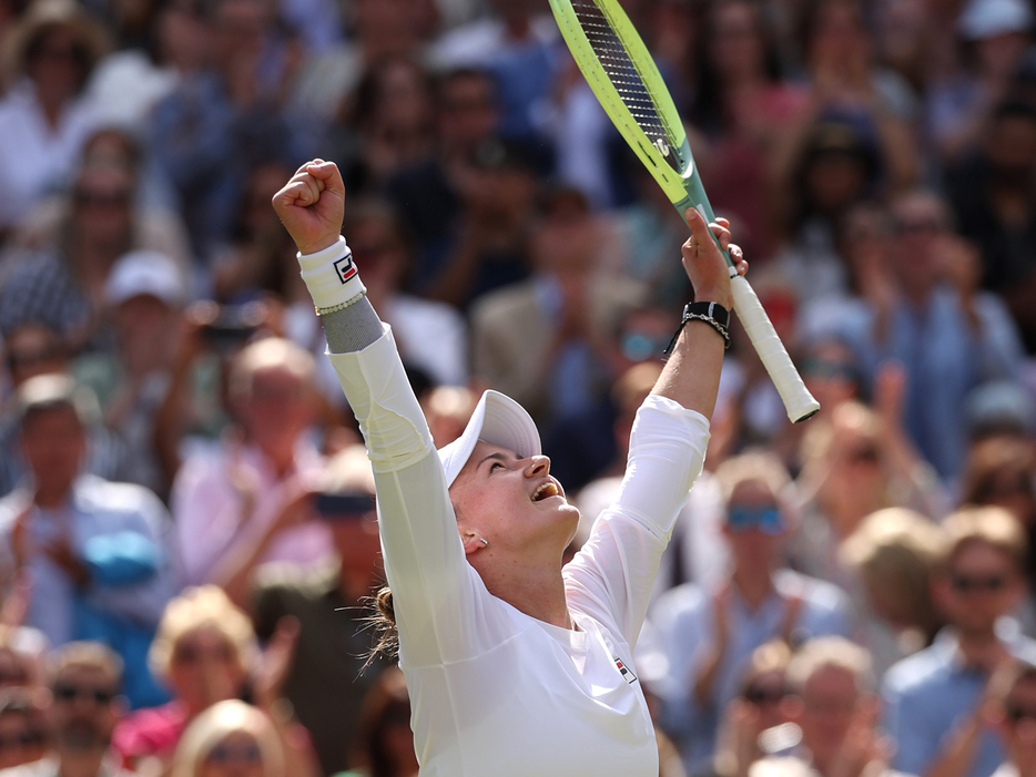 「ウインブルドン」（イギリス・ロンドン）で新女王に輝いたバーボラ・クレイチコバ（チェコ）（Getty Images）