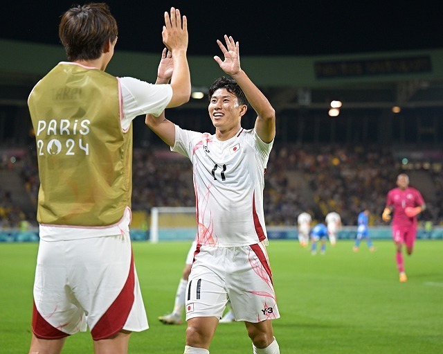 決勝弾の細谷。写真：金子拓弥 (サッカーダイジェスト写真部／JMPA代表撮影)