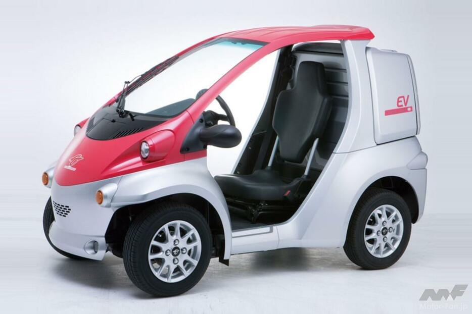 2012年にトヨタ車体からデビューした1人乗りの超小型モビリティEV「コムス」
