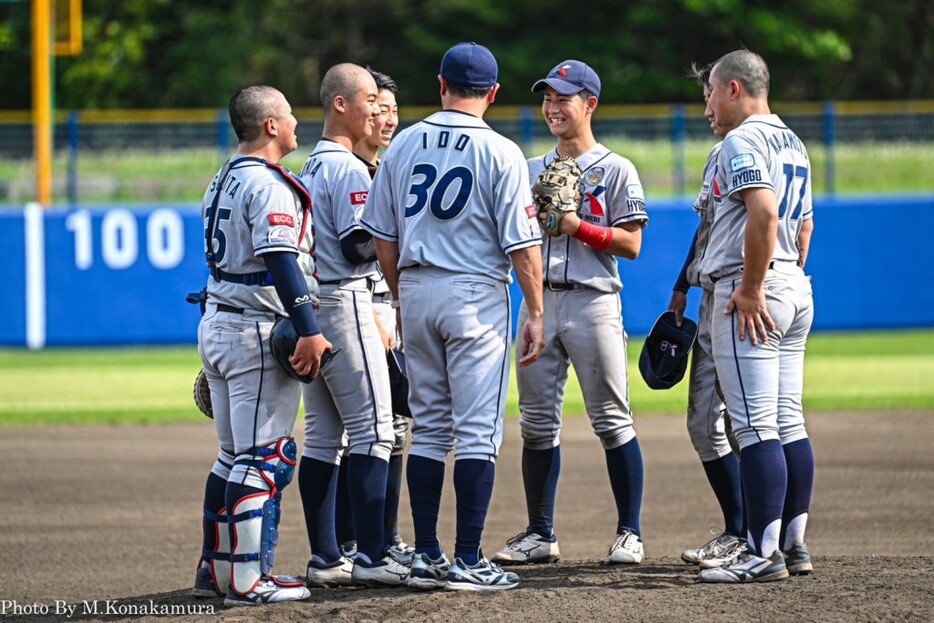 関メディ総監督・井戸伸年氏はグラウンド内外でのコミュニケーションの重要性を常に語る。