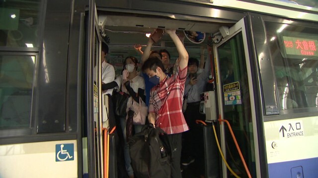 朝の車内はぎゅうぎゅう詰め