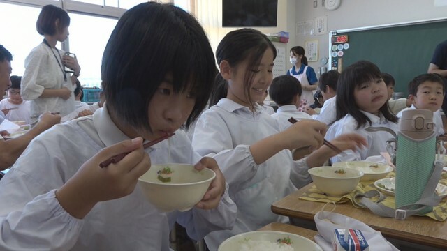 小豆島特産「手延べそうめん」が学校給食に