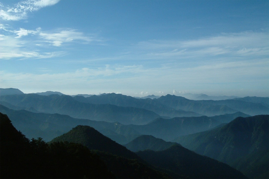 熊野三千六百峰の山並み