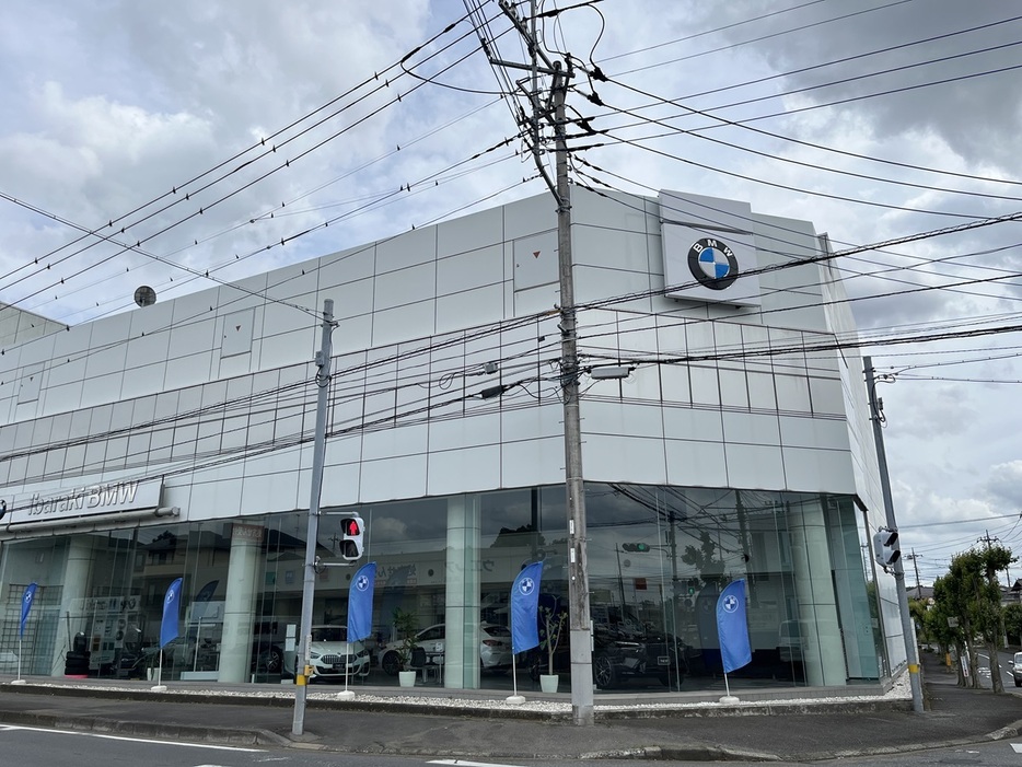 アプリ売りのオジさんは「Ibaraki BMW土浦本店」を訪れますが、そこでお宝の数々を目の当たりにします。