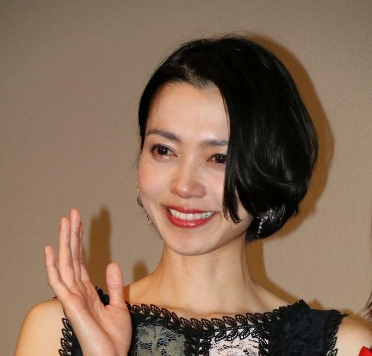 夫からのサプライズに涙の遠藤久美子さん（2017年撮影）