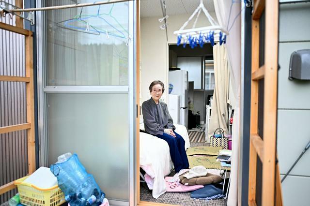 仮設住宅で一人暮らしをしている松本ミサさん=2024年6月23日午後5時23分、石川県穴水町、金居達朗撮影