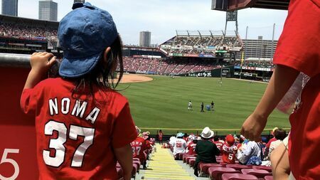 子どもへの割引や大盤振る舞いには、当然、企画者側にもおいしいメリットがあるわけです（写真：ukgiax／PIXTA）