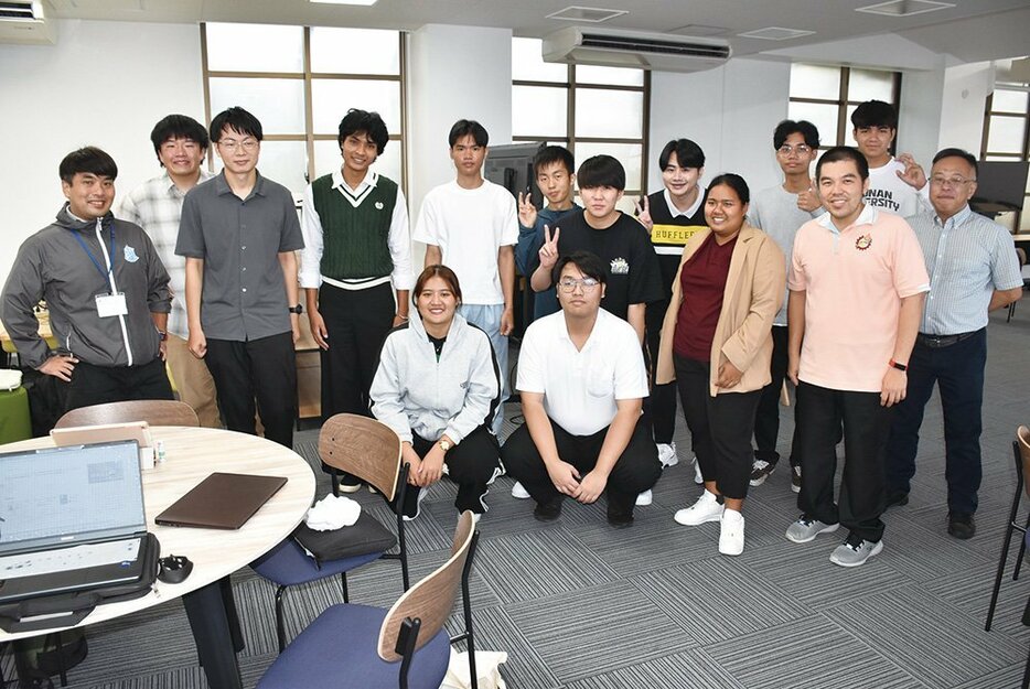 タイの学生と情報科学部の学生