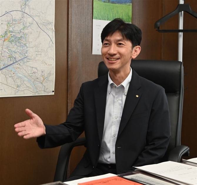 「日田のように面白い地域はない」と熱く語る服部浩治副市長