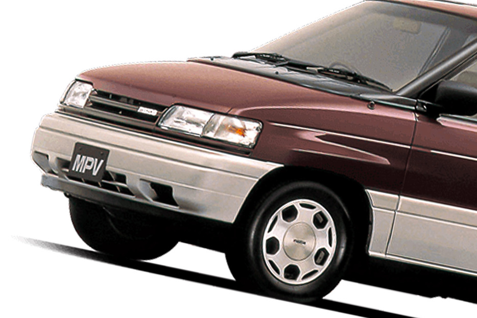 マツダ MPV：初代は1988年～1999年まで販売され、ロングセラーモデルとなった