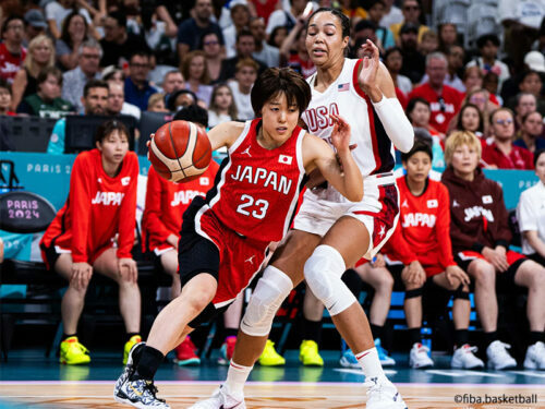 オリンピック7連覇中のアメリカに挑んだ女子日本代表 [写真]＝fiba.basketball