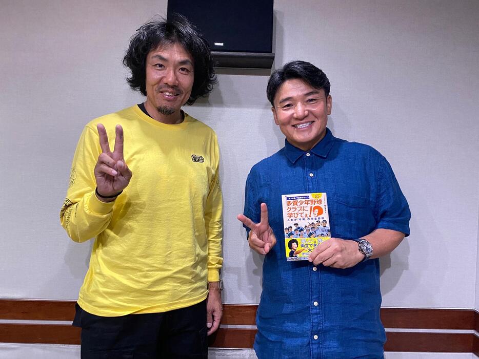 藤田憲右さん（左）とパーソナリティの丸山茂樹