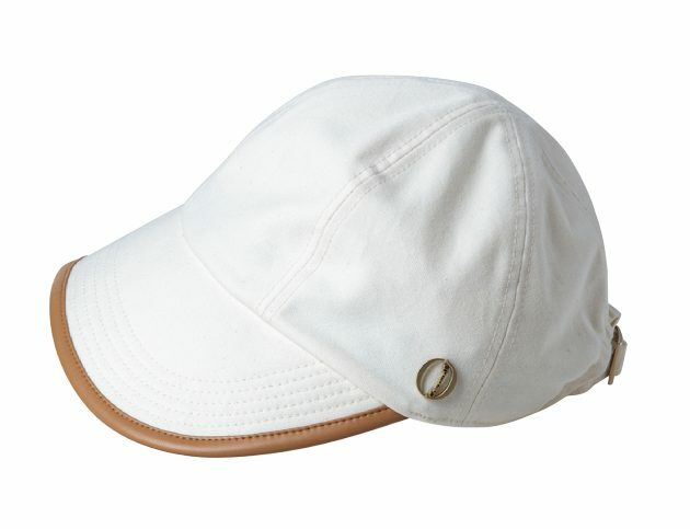 手洗い可。ほかにブラックも。Canvas Wide Cap 1万1000円（シャポー ド オー／Chapeau d’ O 東急プラザ銀座店）