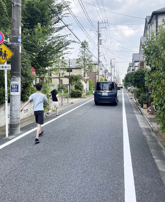 東京都杉並区の生活道路＝20日