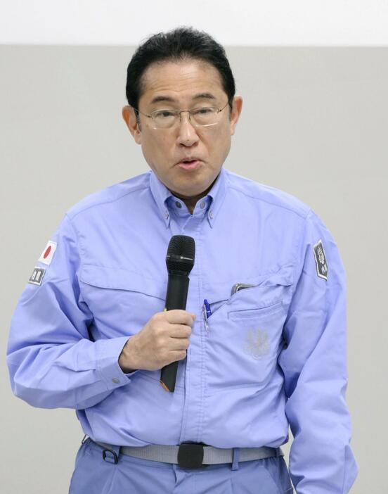 「能登創造的復興タスクフォース」の発足式であいさつする岸田首相＝1日午前、石川県輪島市