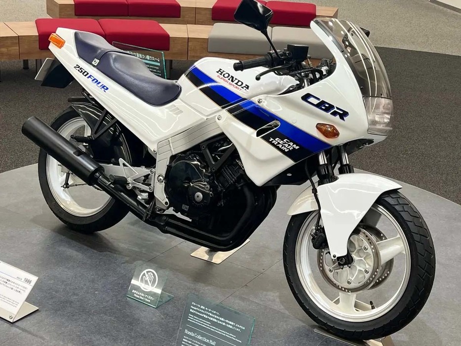 CBR250シリーズの初代、1986年発売の「CBR250Four」を振り返る