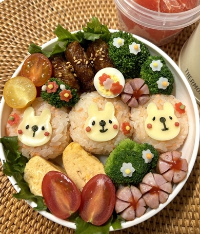 うにももさんの“うさぎ弁当”