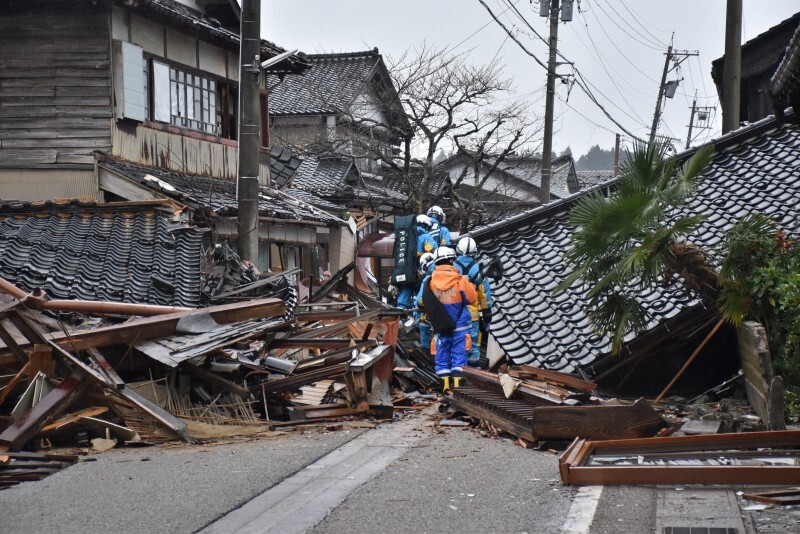 能登半島地震で倒壊した家屋＝石川県珠洲市で2024年1月3日、川地隆史撮影