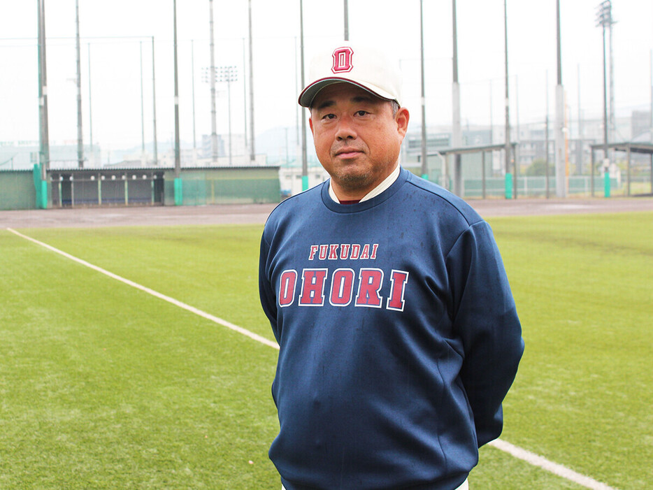 これまで多くの選手をプロへ送り出した福岡大大濠の八木啓伸監督　photo by Uchida Katsuharu