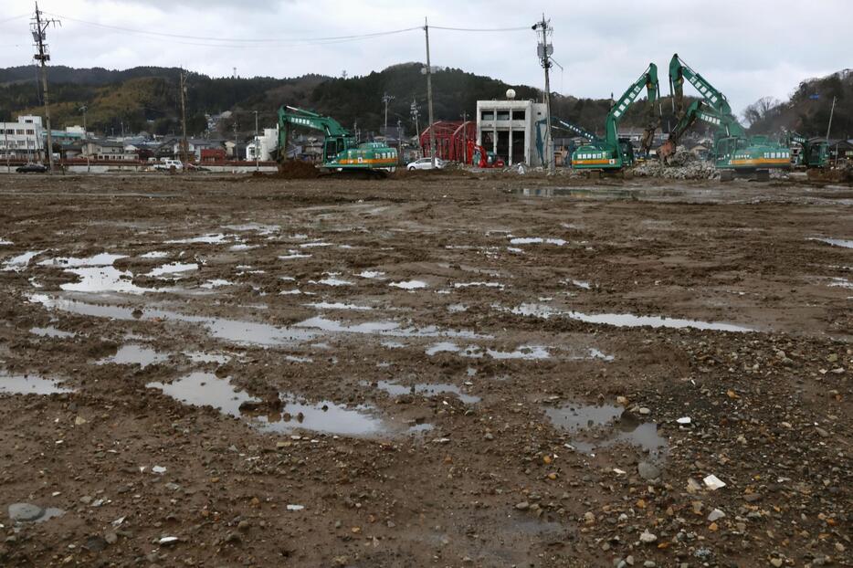 公費解体が進み更地が広がる石川県輪島市の「輪島朝市」周辺＝24日