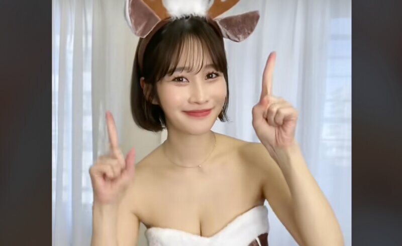 ”三十路”グラドル高橋凛、ミニスカトナカイでダンス（高橋凛　TikTok)