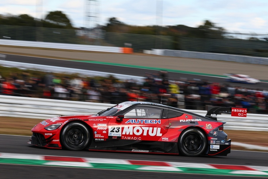 このレースが最後のレースとなったMOTUL AUTECH Z。ロニークインタレッリ選手が序盤11位スタートから6位まで順位を上げ、引退なんて信じられない様なアグレッシブな走りを見せてくれた。